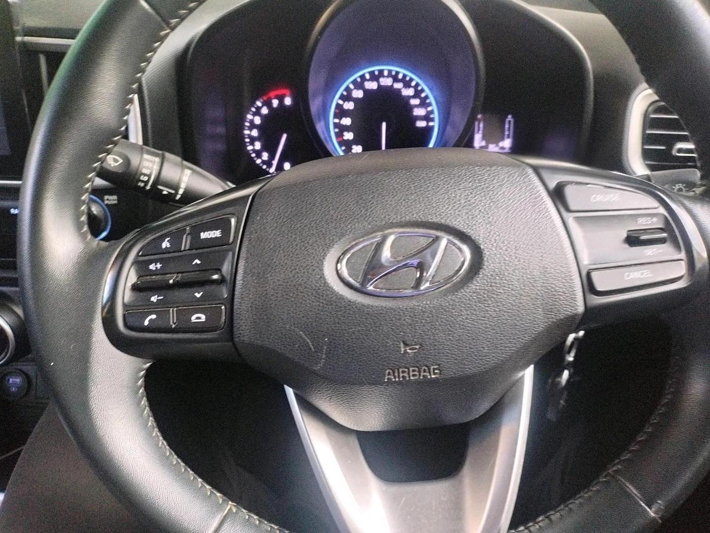 2019 Hyundai VENUE SX 1.0 TURBO, Petrol, Manual, 58,868 km, interior