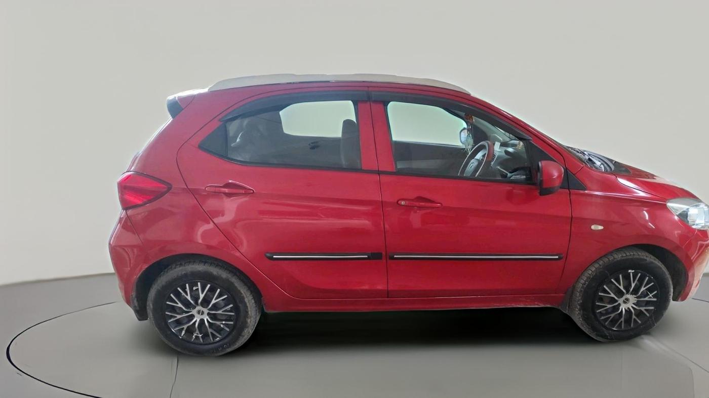 2018 Tata Tiago XT PETROL, Petrol, Manual, 84,367 km, exterior