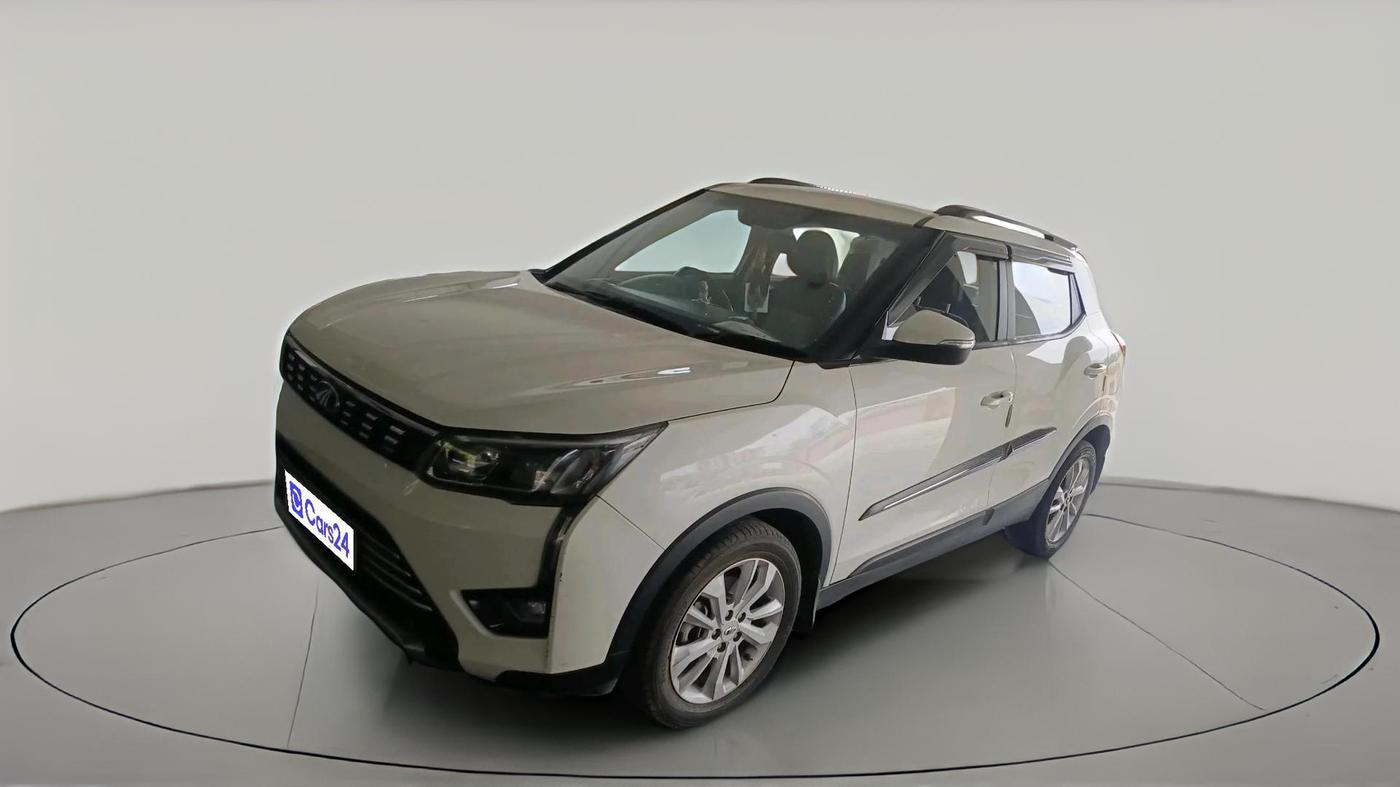 2021 Mahindra XUV300 W8 1.2 PETROL, Petrol, Manual, 1,09,188 km, exterior