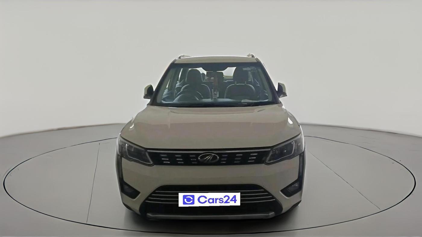 2021 Mahindra XUV300 W8 1.2 PETROL, Petrol, Manual, 1,09,188 km, exterior