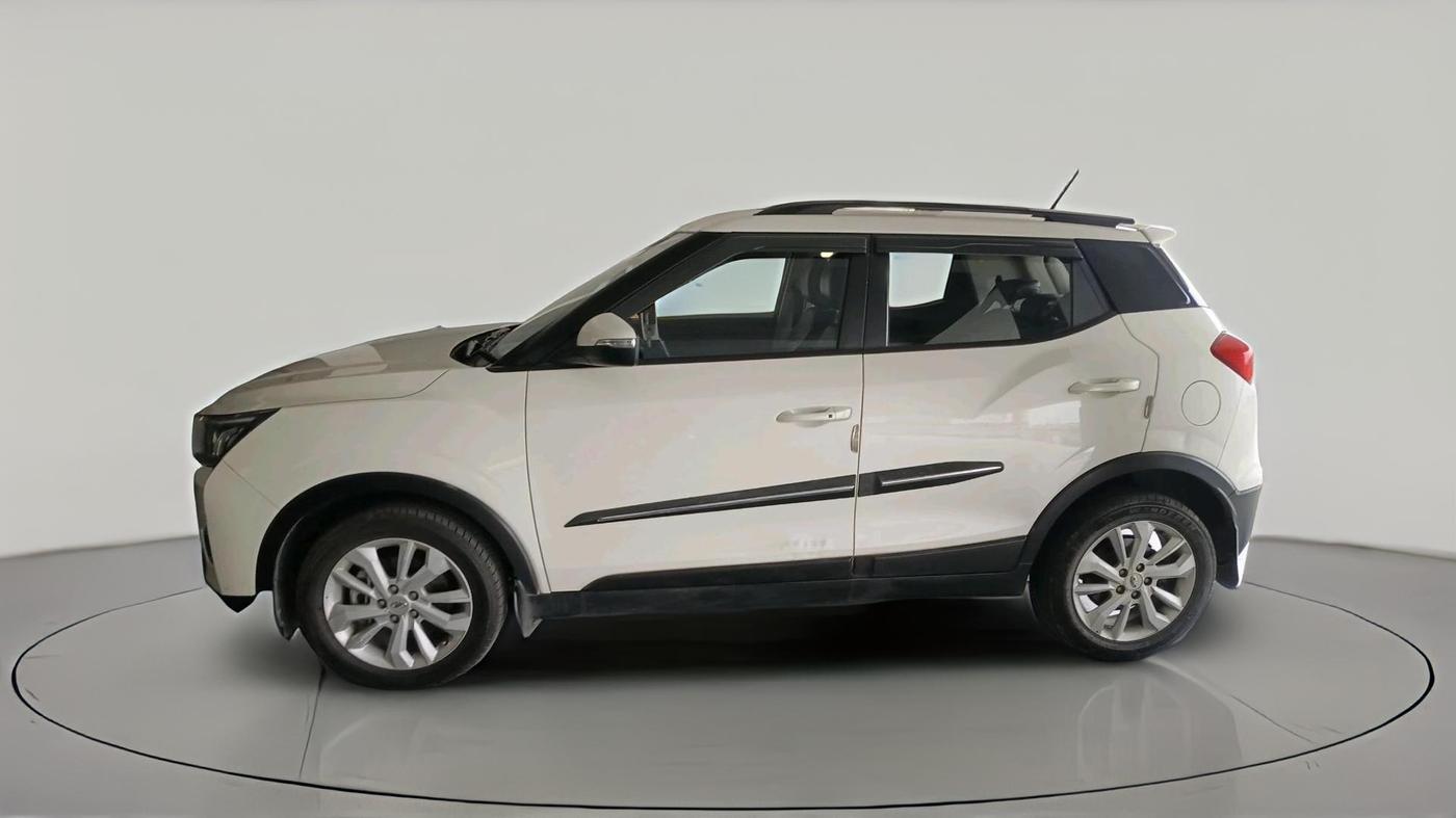 2021 Mahindra XUV300 W8 1.2 PETROL, Petrol, Manual, 1,09,188 km, exterior