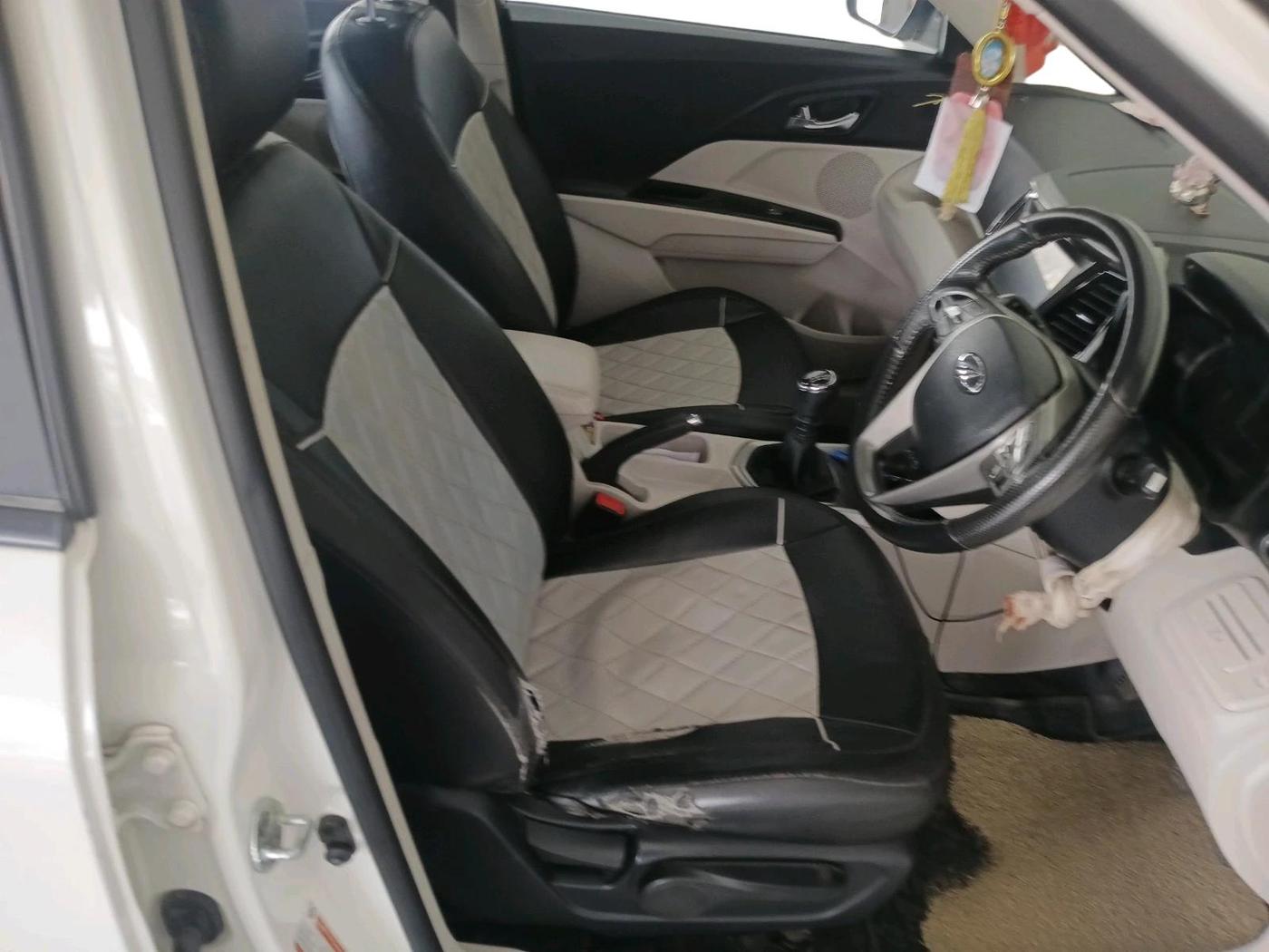 2021 Mahindra XUV300 W8 1.2 PETROL, Petrol, Manual, 1,09,188 km, interior