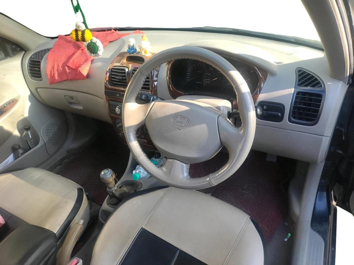 2011 Hyundai Accent GLE, Petrol, Manual, 42,423 km, interior