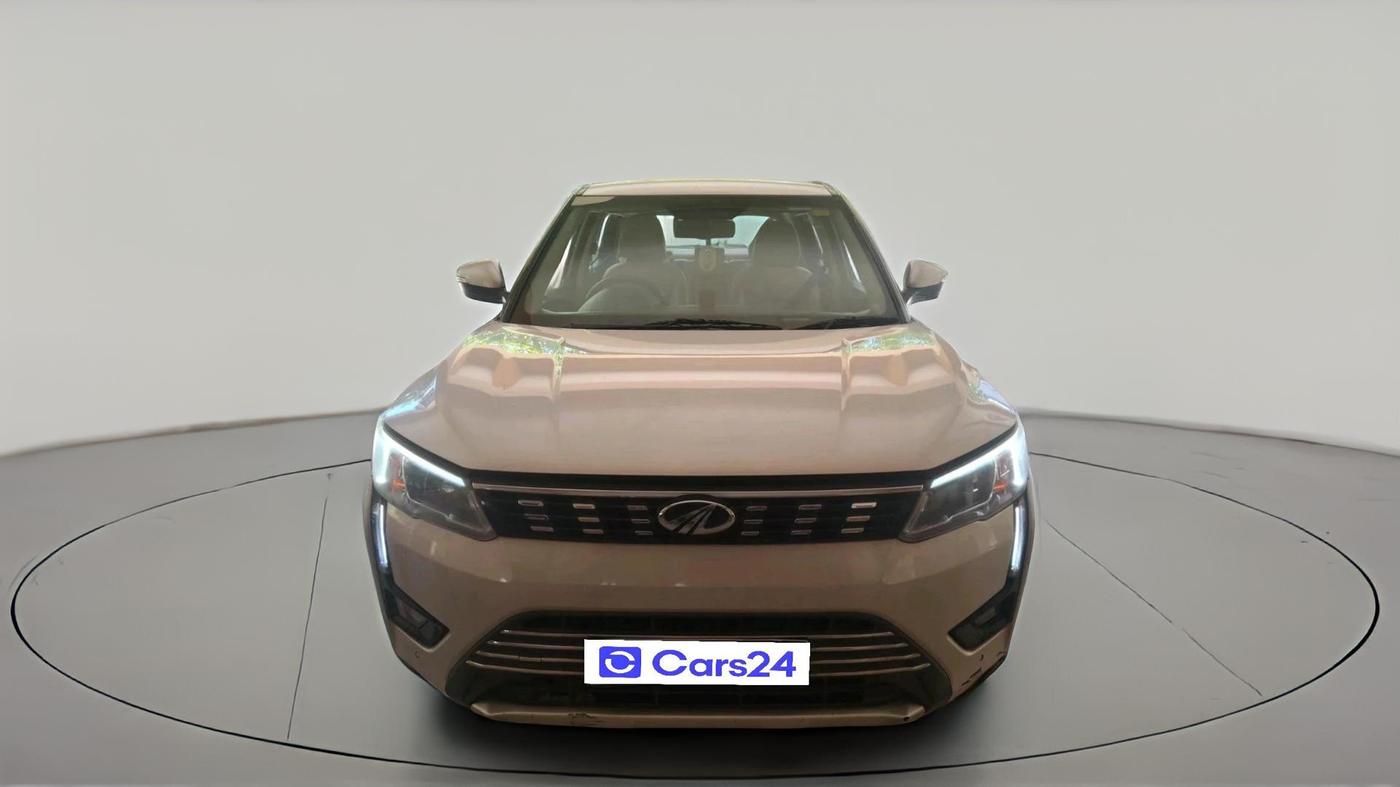 2018 Mahindra XUV300 W8 (O) 1.5 DIESEL, Diesel, Manual, 1,07,036 km, exterior