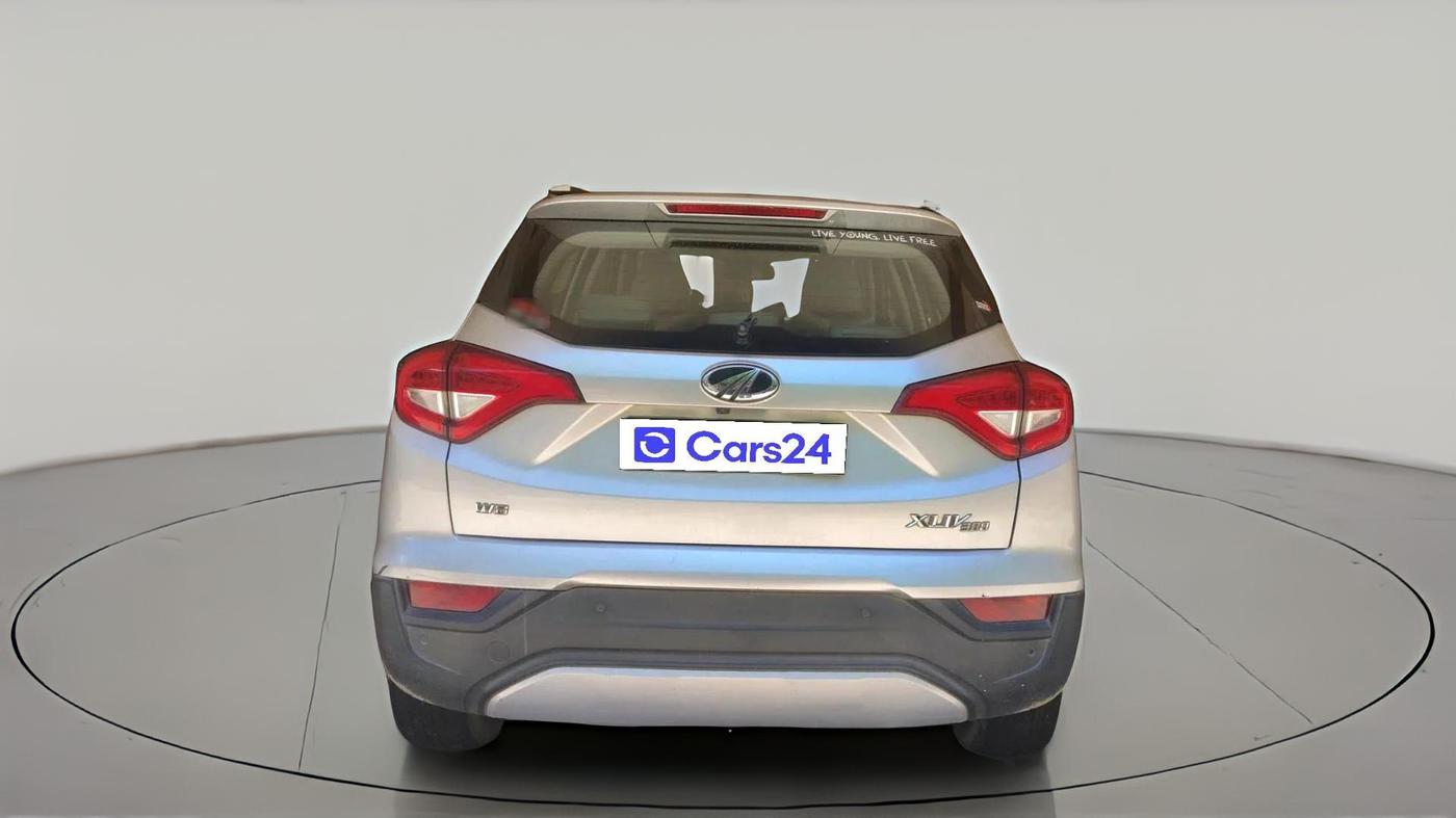 2018 Mahindra XUV300 W8 (O) 1.5 DIESEL, Diesel, Manual, 1,07,036 km, exterior