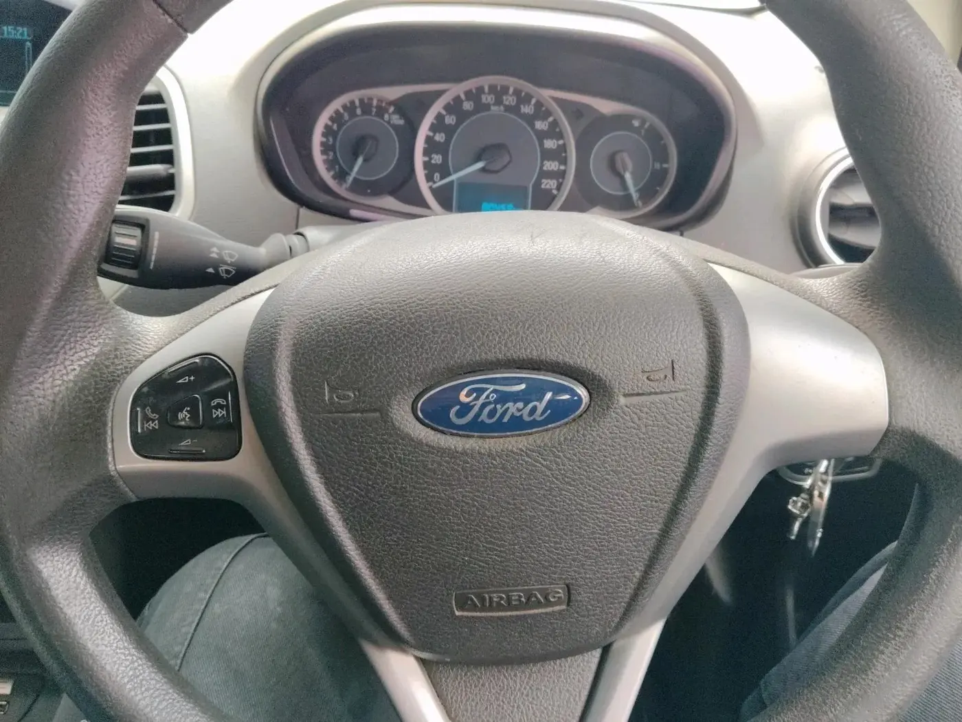 2015 Ford New Figo TITANIUM 1.2 PETROL MT, Petrol, Manual, 80,459 km, interior