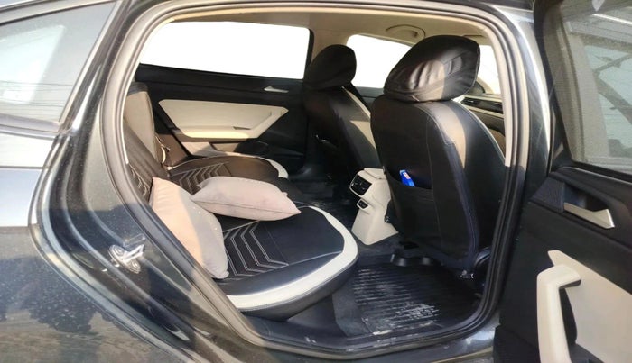 2024 Volkswagen VIRTUS HIGHLINE TSI 1.0 MT, Petrol, Manual, 7,759 km, interior