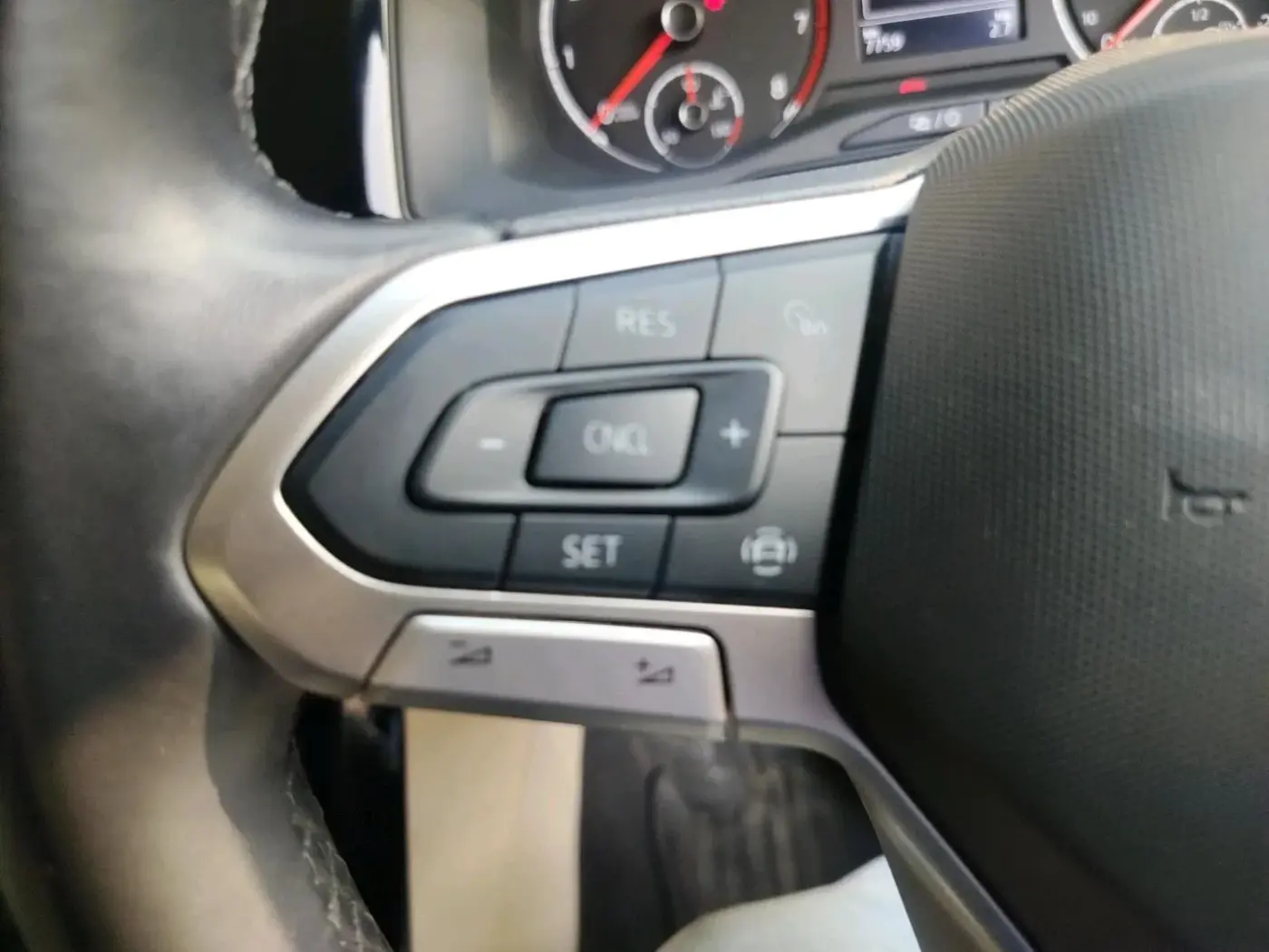 2024 Volkswagen VIRTUS HIGHLINE TSI 1.0 MT, Petrol, Manual, 7,759 km, interior