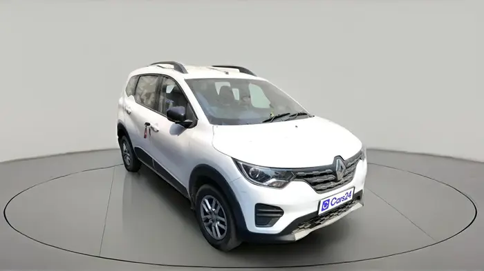 Used 2021 Renault TRIBER RXT Manual | Cars24