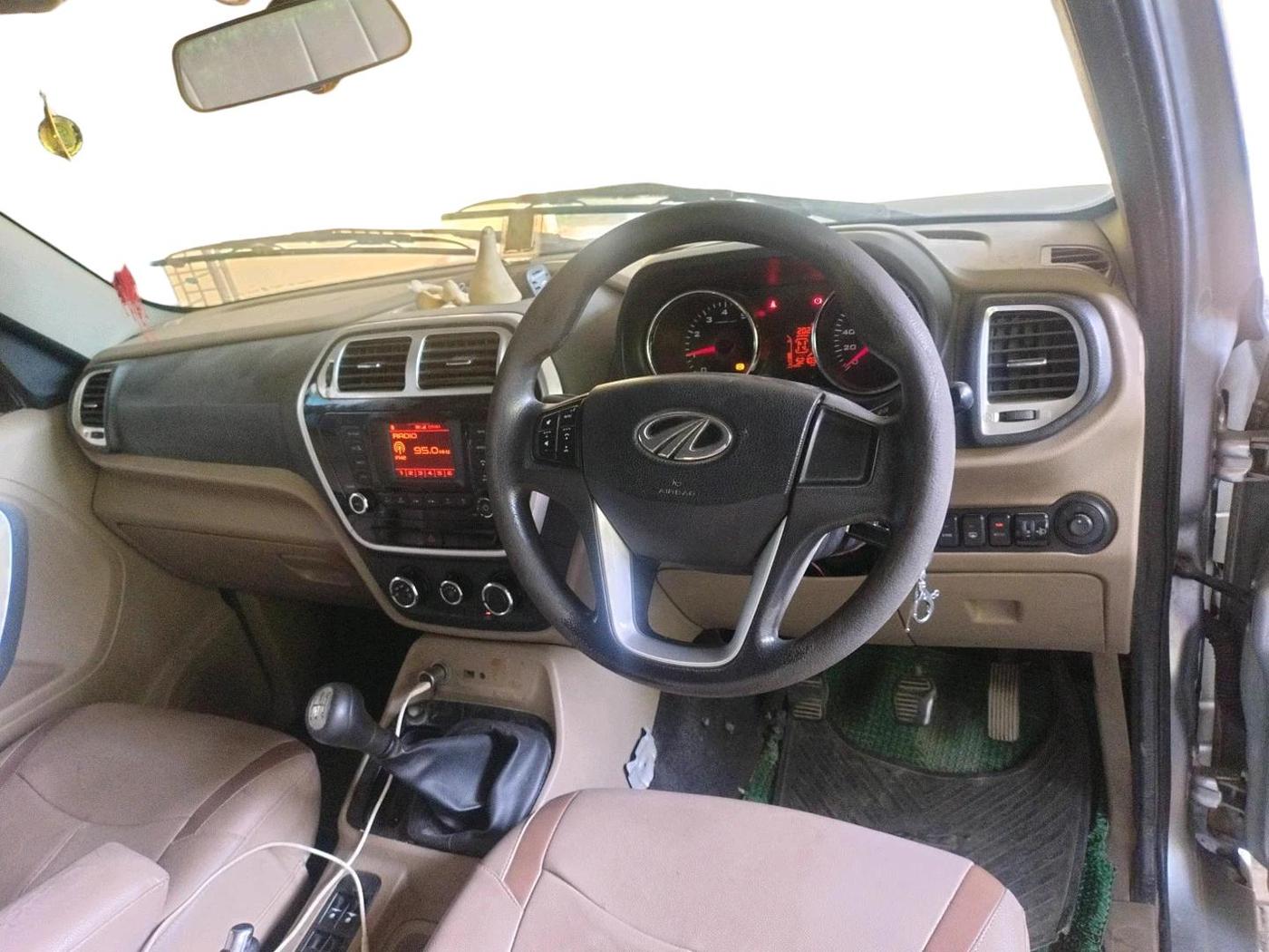 2015 Mahindra TUV300 T8, Diesel, Manual, 52,103 km, interior