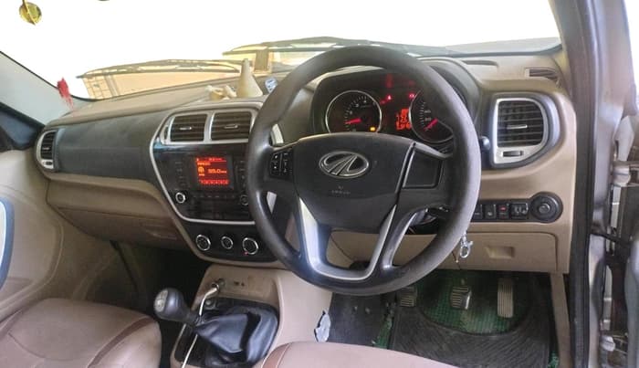 2015 Mahindra TUV300 T8, Diesel, Manual, 52,103 km, interior