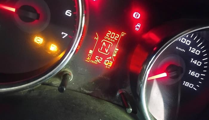 2015 Mahindra TUV300 T8, Diesel, Manual, 52,103 km, interior
