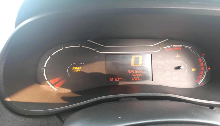 2022 Renault Kwid RXL 1.0 (O), Petrol, Manual, 32,480 km, interior