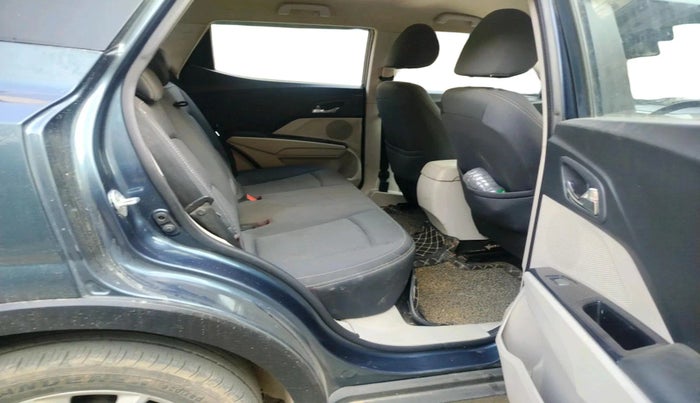 2019 Mahindra XUV300 W8 1.2 PETROL, Petrol, Manual, 58,248 km, interior