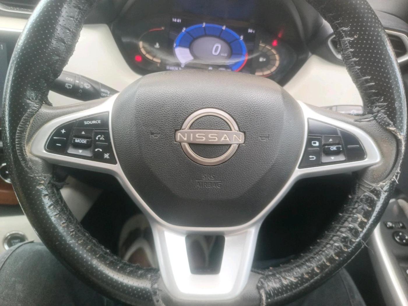 2022 Nissan MAGNITE XV AMT, Petrol, Automatic, 55,972 km, interior