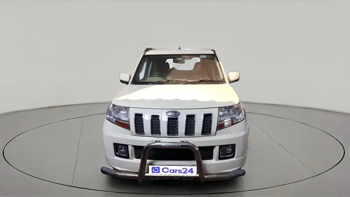 2016 Mahindra TUV300 T8 AMT, Diesel, Automatic, 53,796 km, exterior