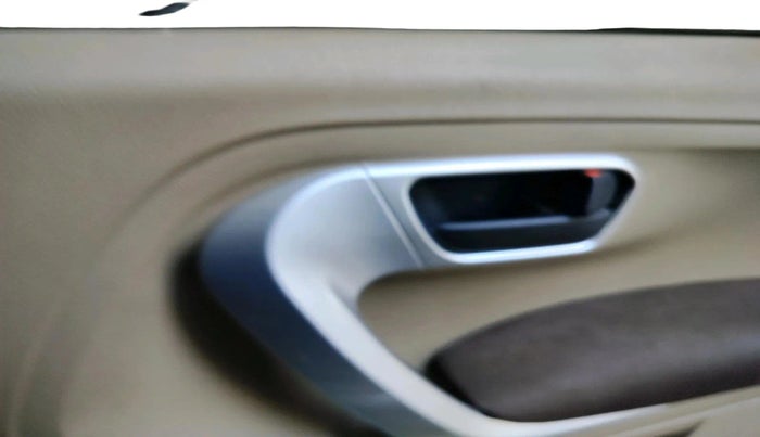 2016 Mahindra TUV300 T8 AMT, Diesel, Automatic, 53,796 km, interior