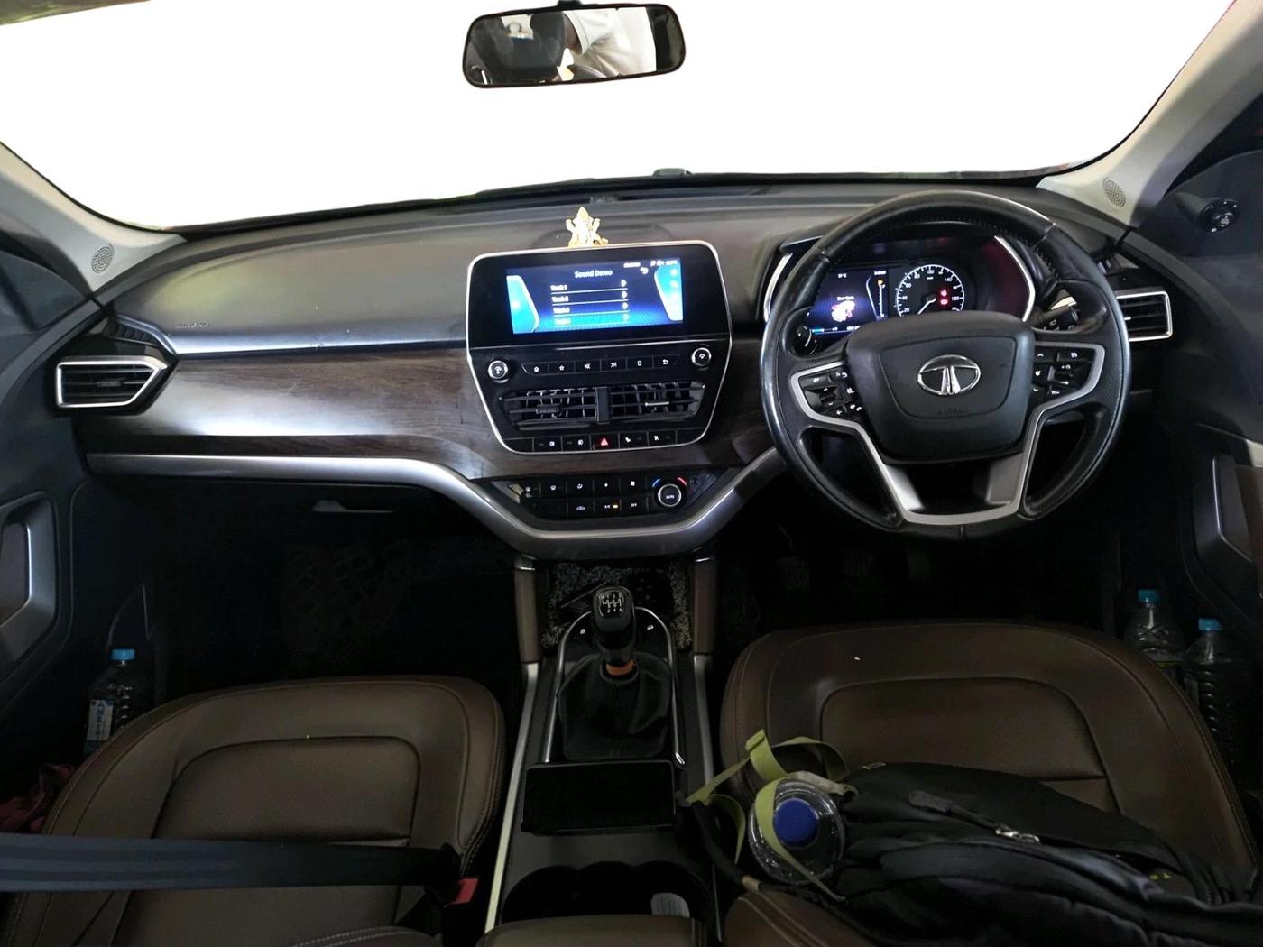2019 Tata Harrier XZ 2.0L, Diesel, Manual, 2,77,572 km, interior