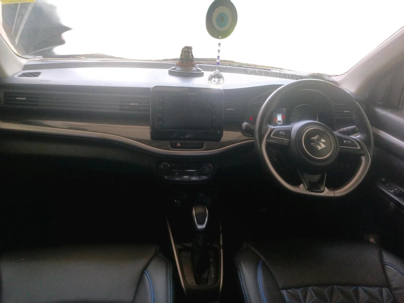 2024 Maruti XL6 ALPHA AT, Petrol, Automatic, 29,776 km, interior