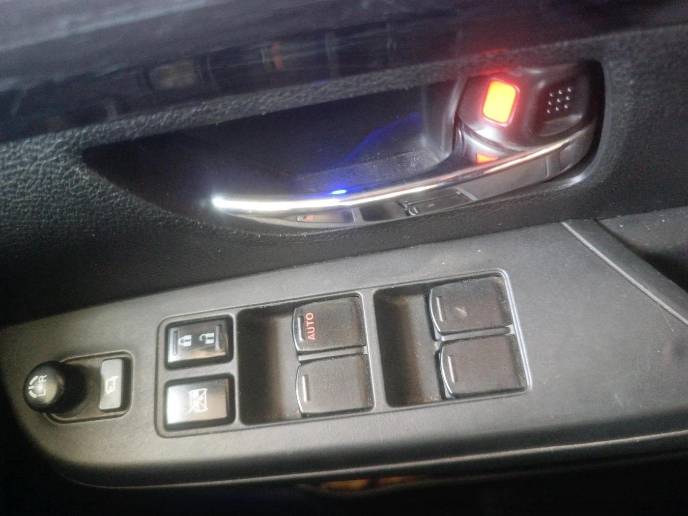 2024 Maruti XL6 ALPHA AT, Petrol, Automatic, 29,776 km, interior