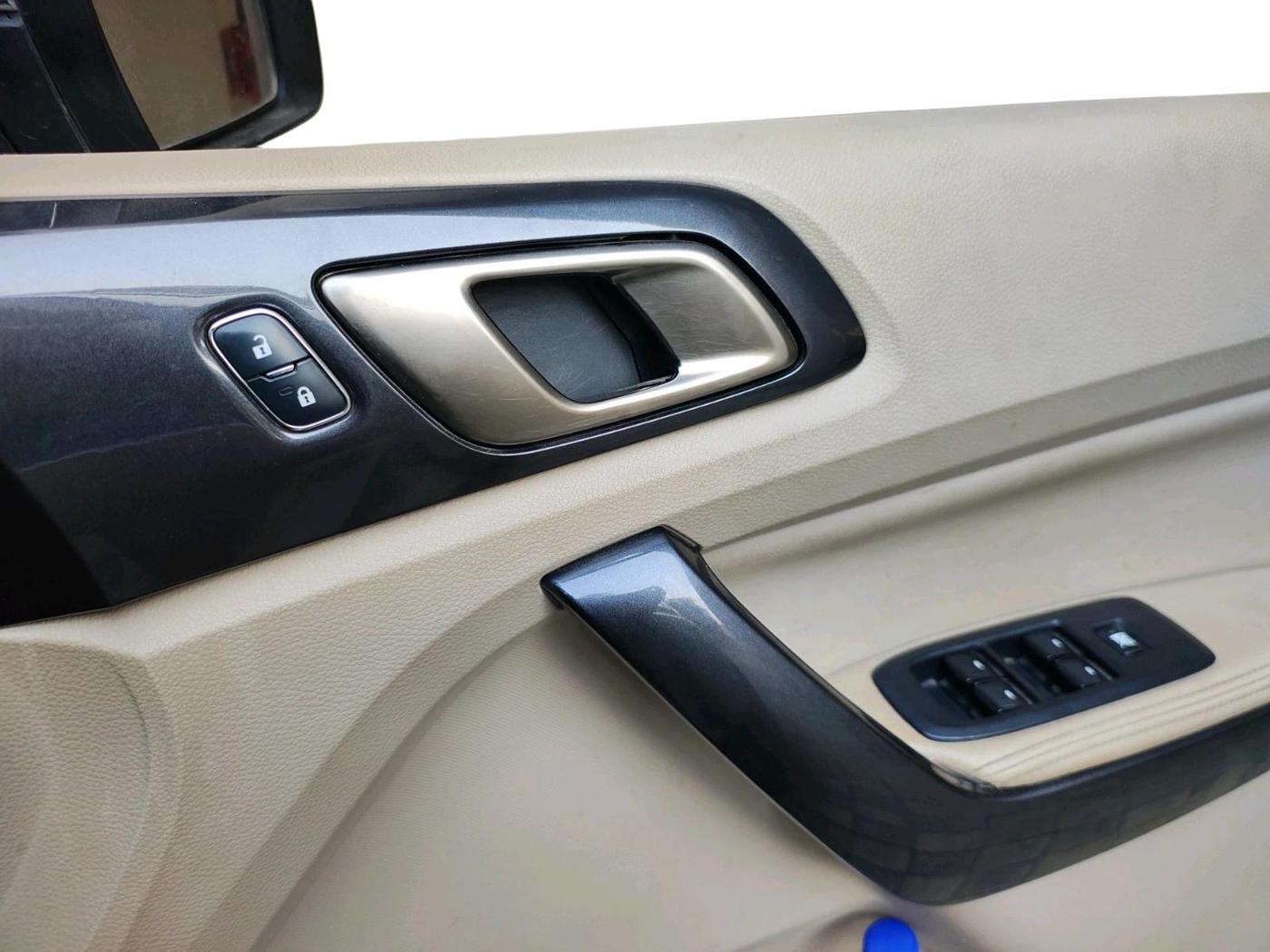 2021 Ford Endeavour TITANIUM PLUS 2.0 4X4 AT SUNROOF, Diesel, Automatic, 54,894 km, interior