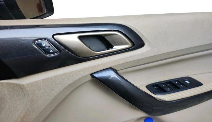 2021 Ford Endeavour TITANIUM PLUS 2.0 4X4 AT SUNROOF, Diesel, Automatic, 54,894 km, interior