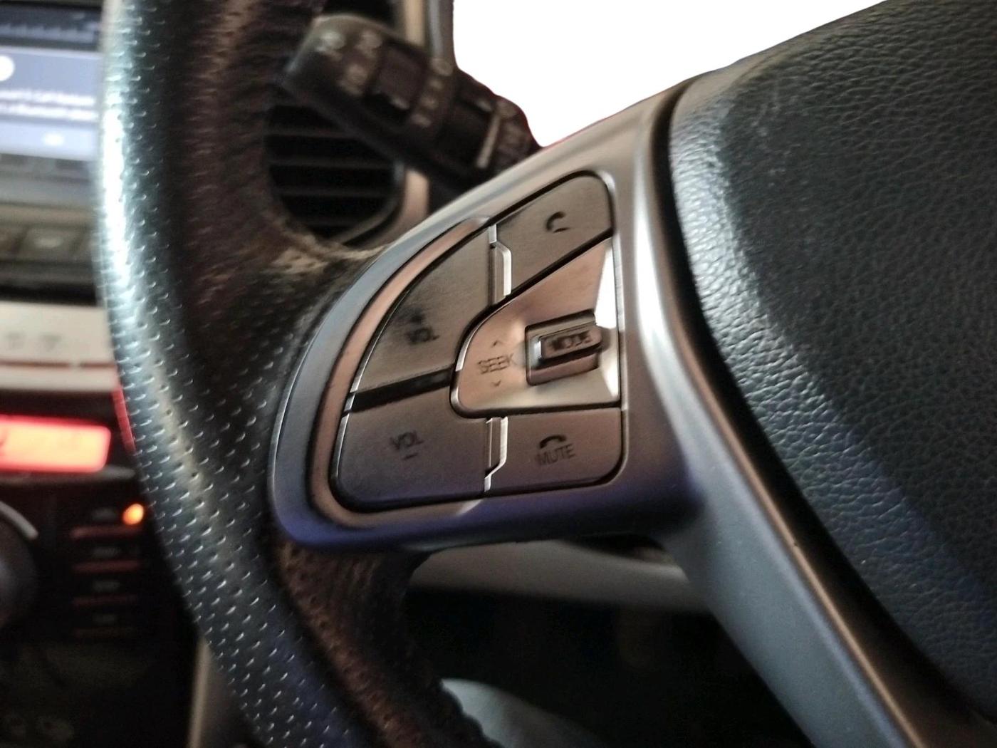 2019 Mahindra XUV300 W8 1.5 DIESEL, Diesel, Manual, 1,85,729 km, interior