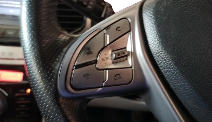 2019 Mahindra XUV300 W8 1.5 DIESEL, Diesel, Manual, 1,85,729 km, interior