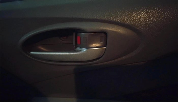 2011 Toyota Etios Liva VX, Petrol, Manual, 1,03,375 km, interior