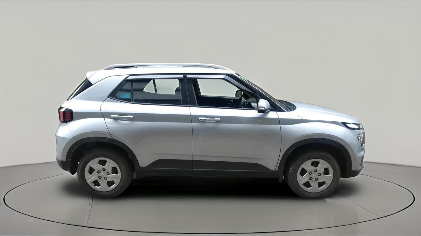 2022 Hyundai VENUE SX 1.2 PETROL, Petrol, Manual, 34,173 km, exterior