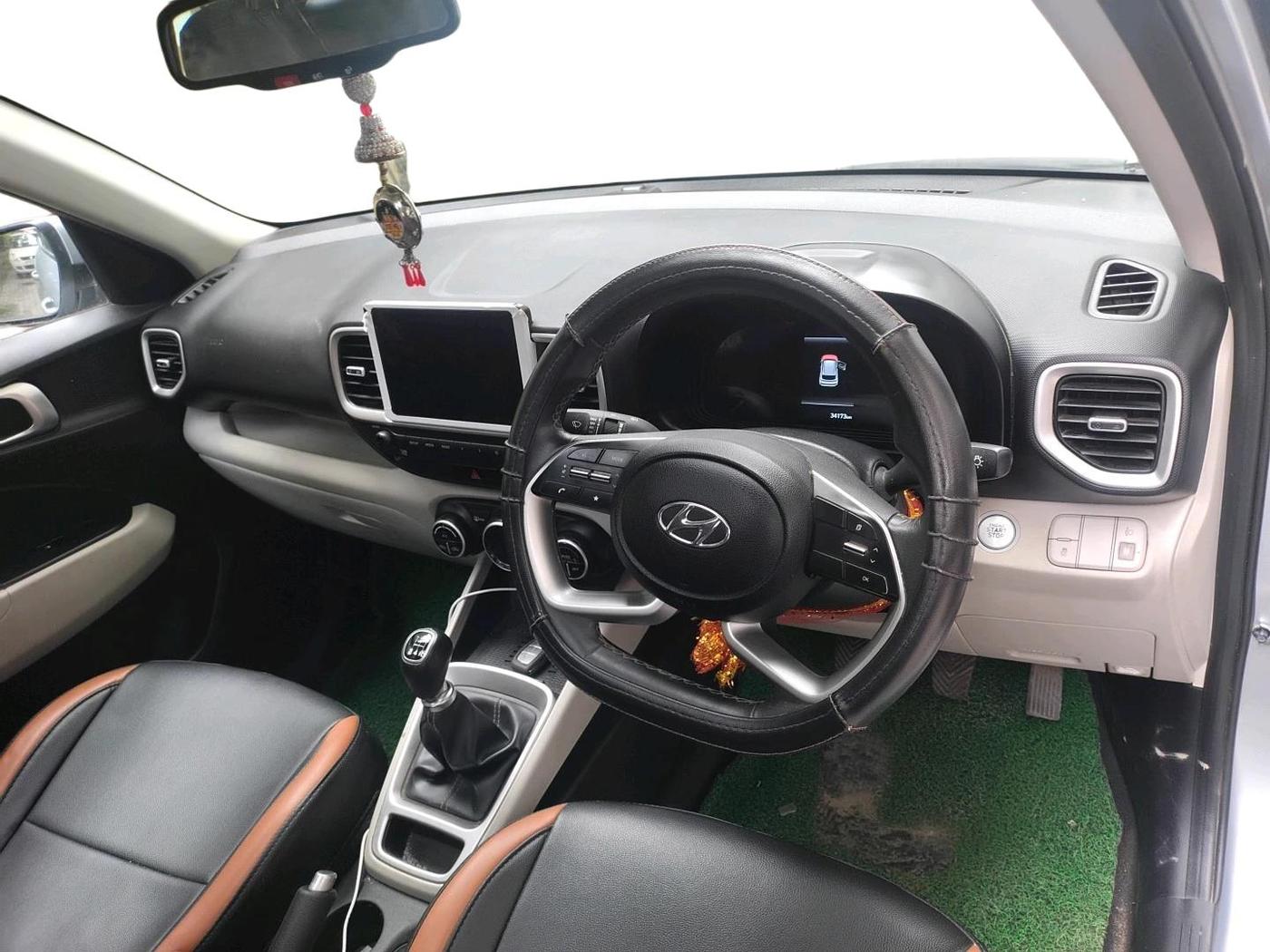 2022 Hyundai VENUE SX 1.2 PETROL, Petrol, Manual, 34,173 km, interior