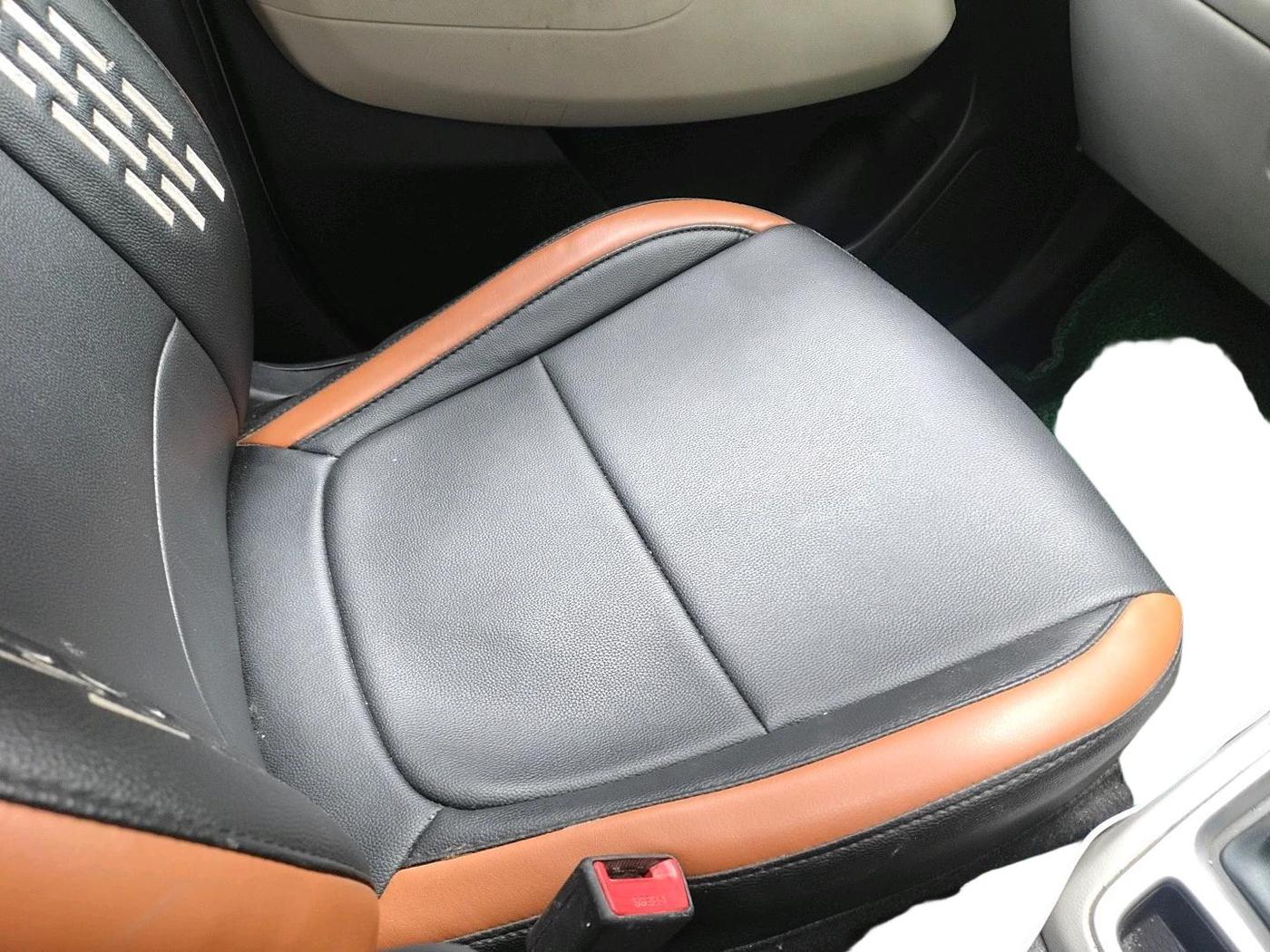 2022 Hyundai VENUE SX 1.2 PETROL, Petrol, Manual, 34,173 km, interior
