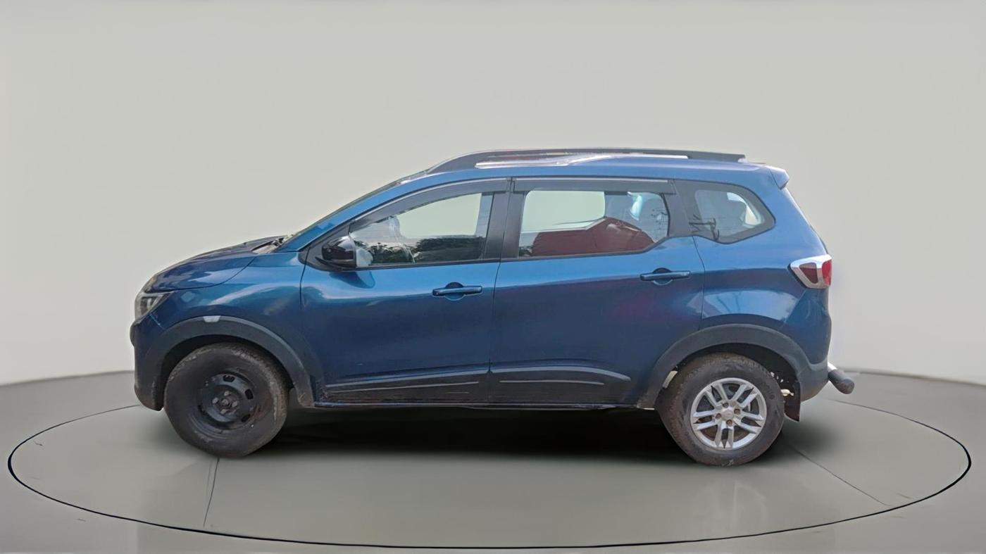 2022 Renault TRIBER RXT, Petrol, Manual, 55,946 km, exterior