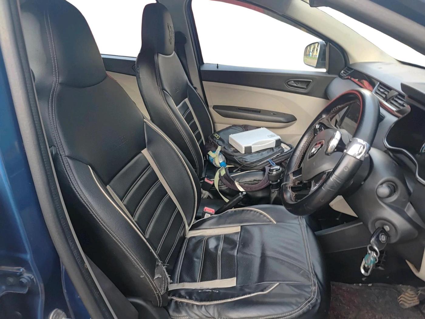 2022 Renault TRIBER RXT, Petrol, Manual, 55,946 km, interior