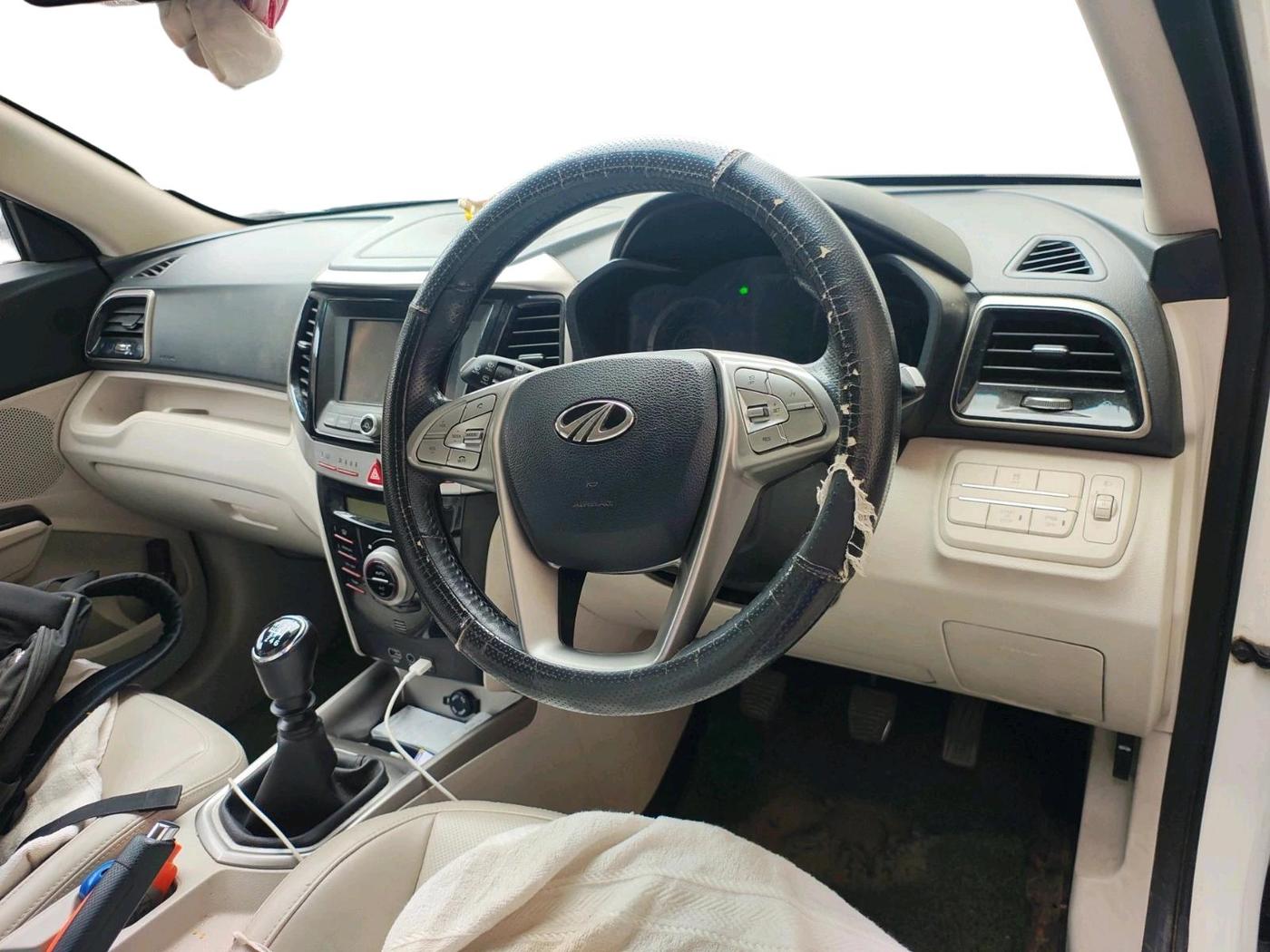 2020 Mahindra XUV300 W8 (O) 1.2 PETROL, Petrol, Manual, 54,355 km, interior