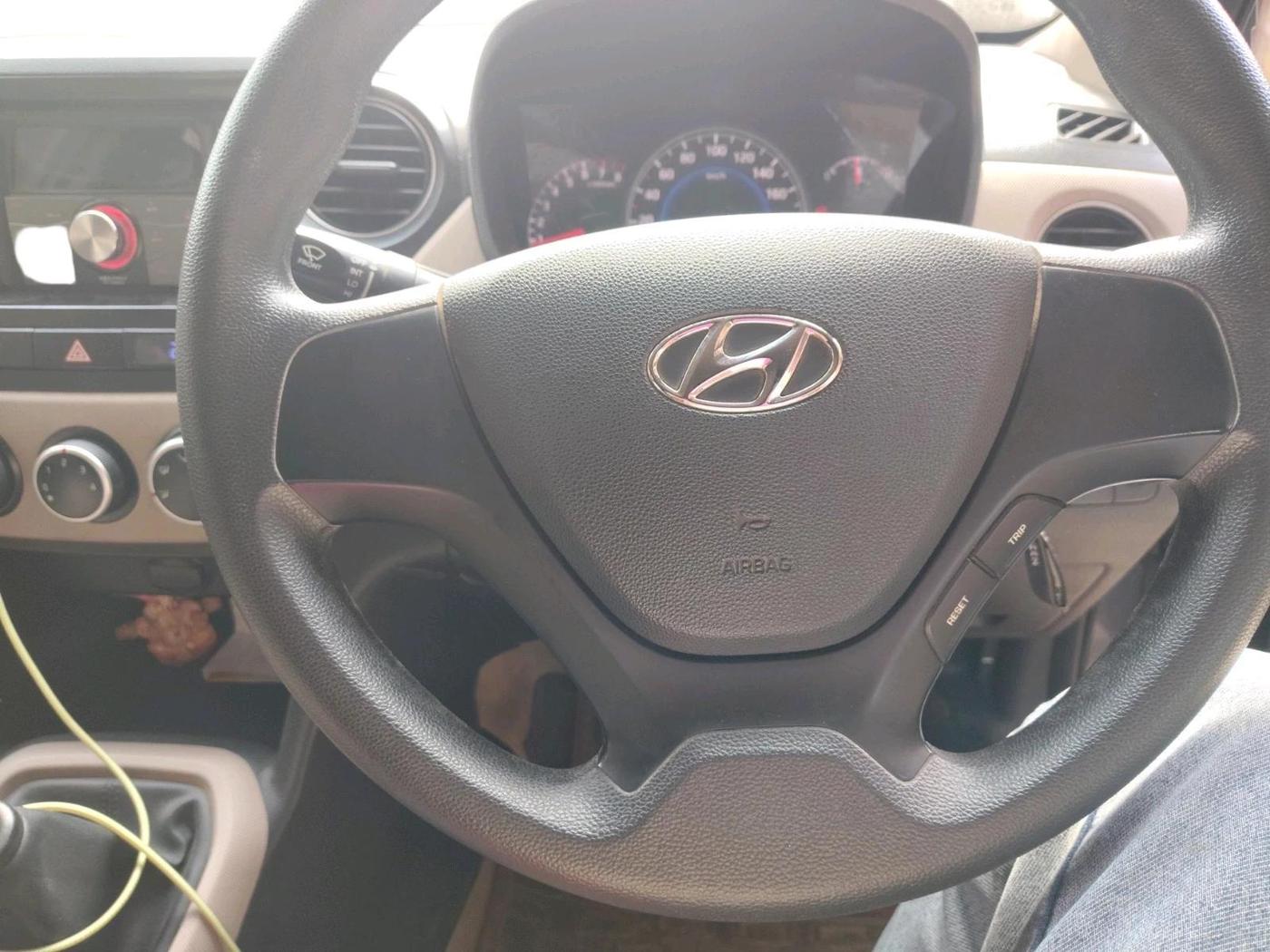 2016 Hyundai Grand i10 MAGNA 1.2 KAPPA VTVT, Petrol, Manual, 27,074 km, interior