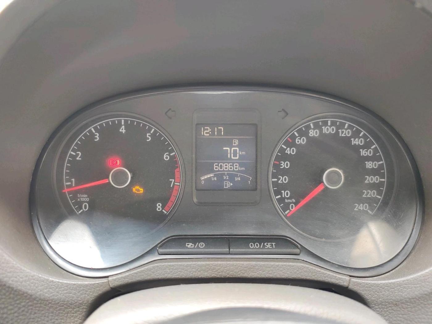 2015 Volkswagen Vento HIGHLINE 1.6 MPI, Petrol, Manual, 60,868 km, interior