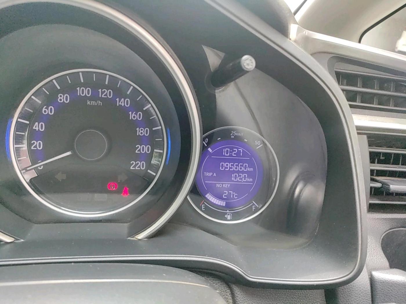 2017 Honda WR-V 1.5L I-DTEC VX MT, Diesel, Manual, 95,660 km, interior