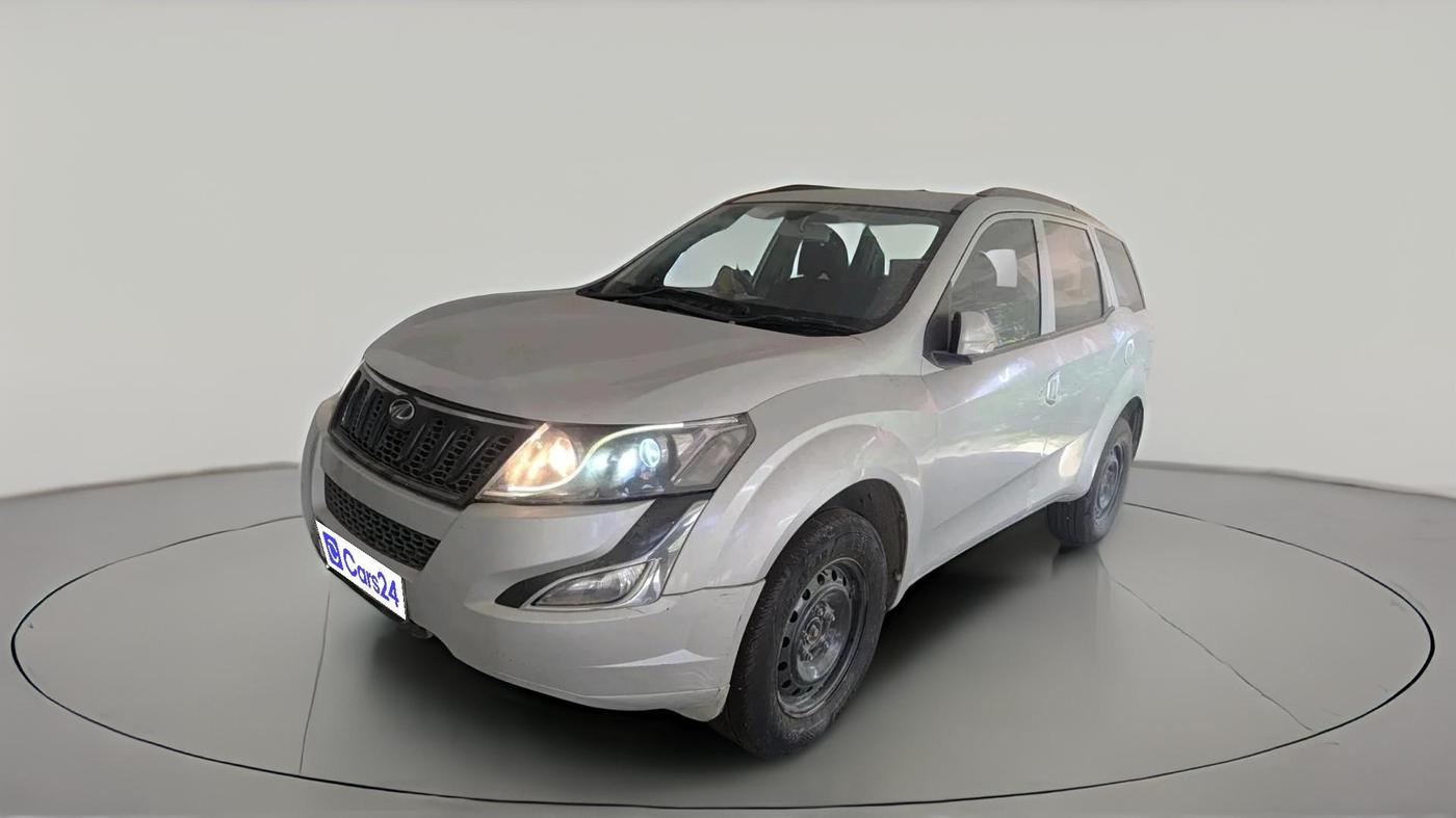 2016 Mahindra XUV500 W4, Diesel, Manual, 2,17,788 km, exterior