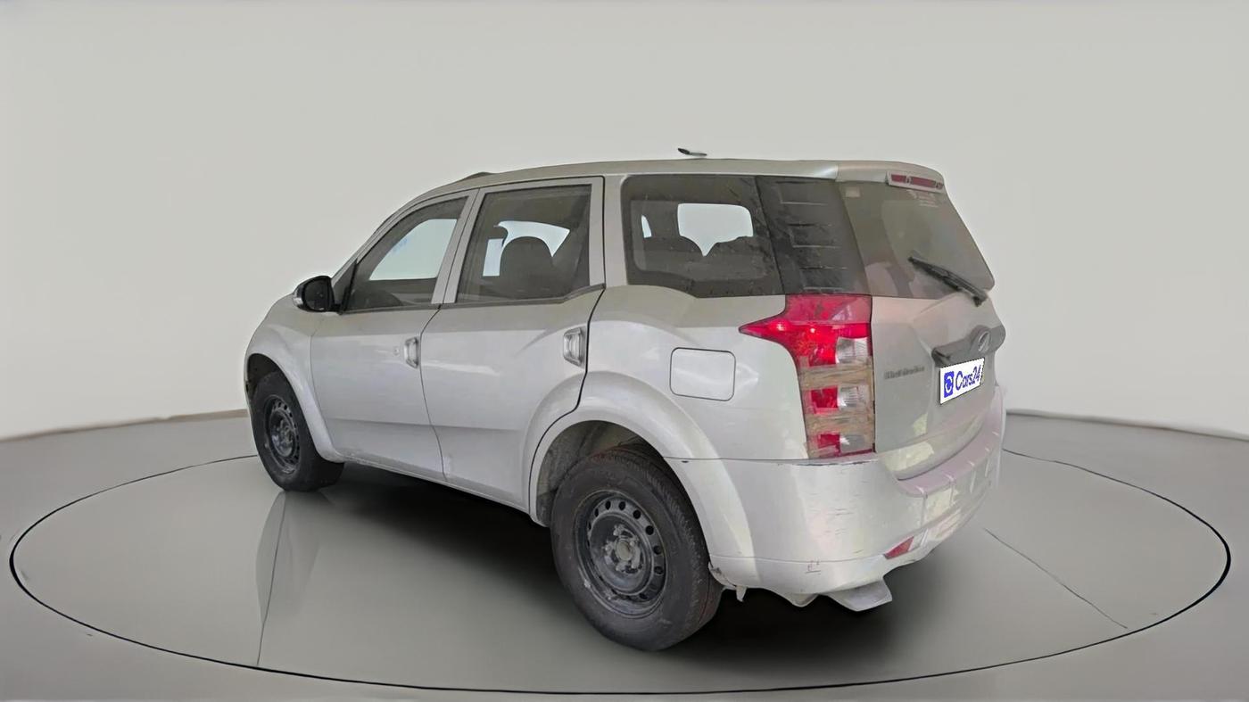 2016 Mahindra XUV500 W4, Diesel, Manual, 2,17,788 km, exterior