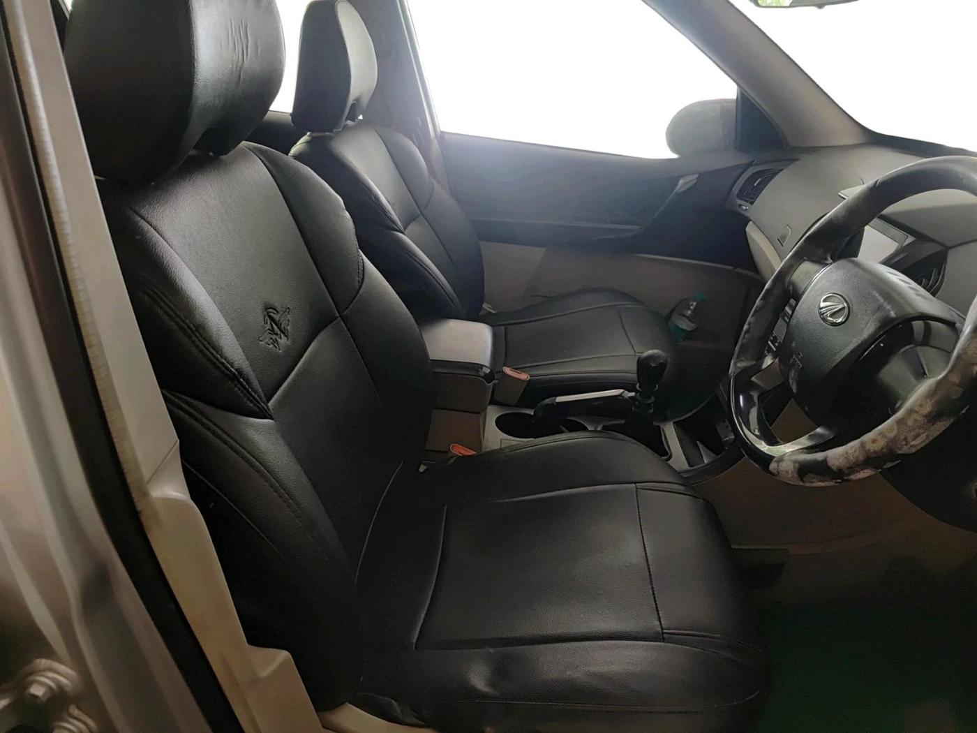 2016 Mahindra XUV500 W4, Diesel, Manual, 2,17,788 km, interior