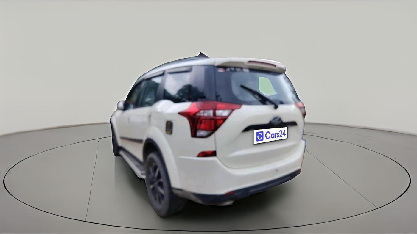 2020 Mahindra XUV500 W7, Diesel, Manual, 1,06,325 km, exterior