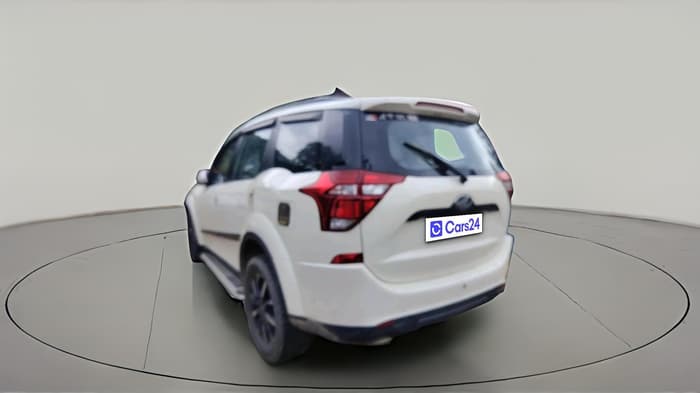 2020 Mahindra XUV500 W7, Diesel, Manual, 1,06,325 km, exterior