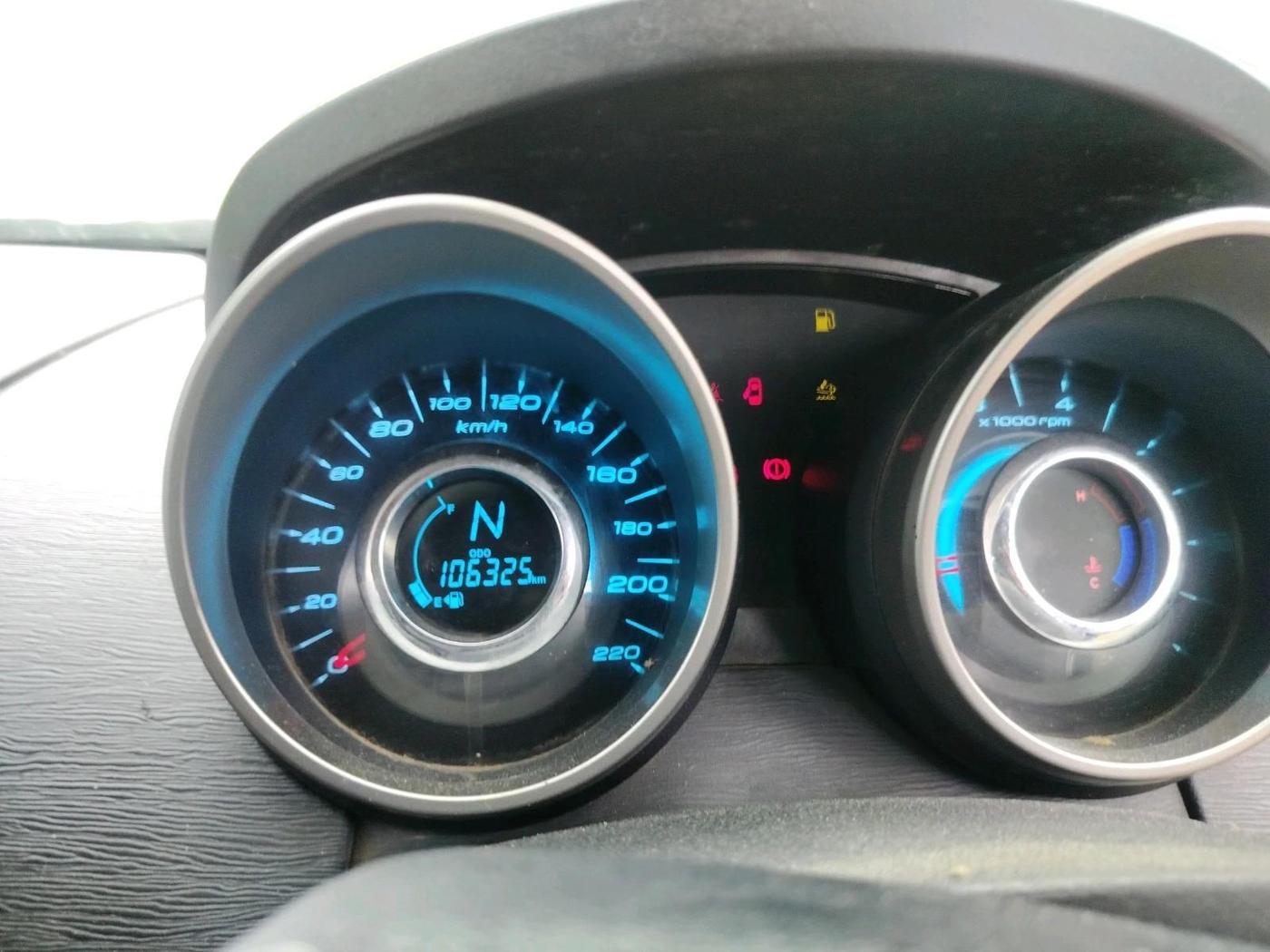 2020 Mahindra XUV500 W7, Diesel, Manual, 1,06,325 km, interior