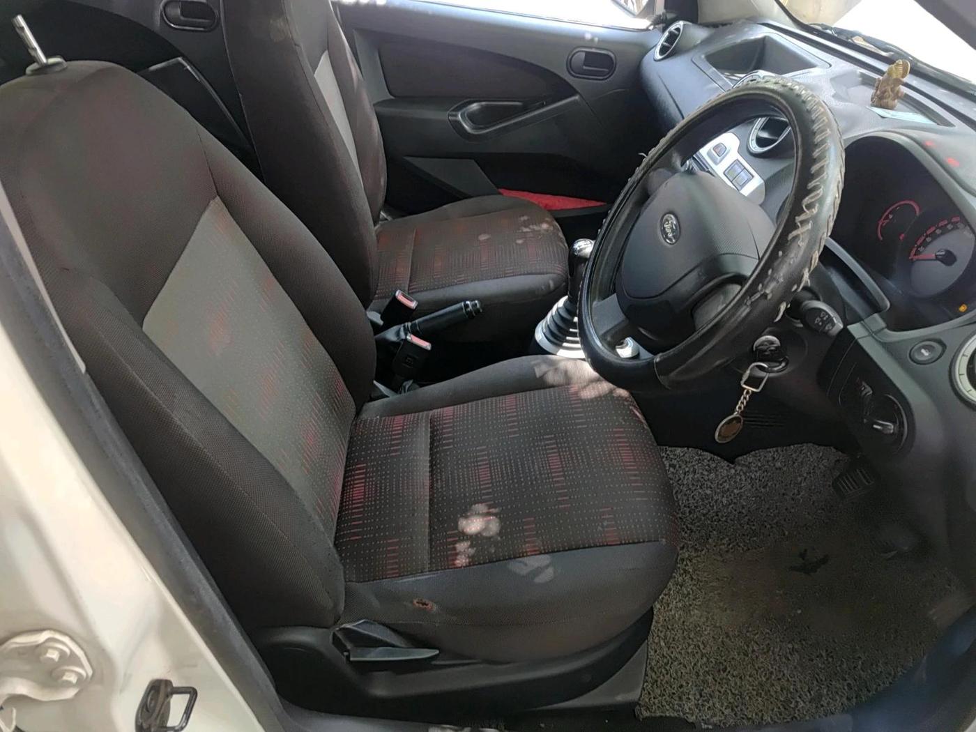 2012 Ford Figo EXI 1.2 PETROL, Petrol, Manual, 1,17,127 km, interior