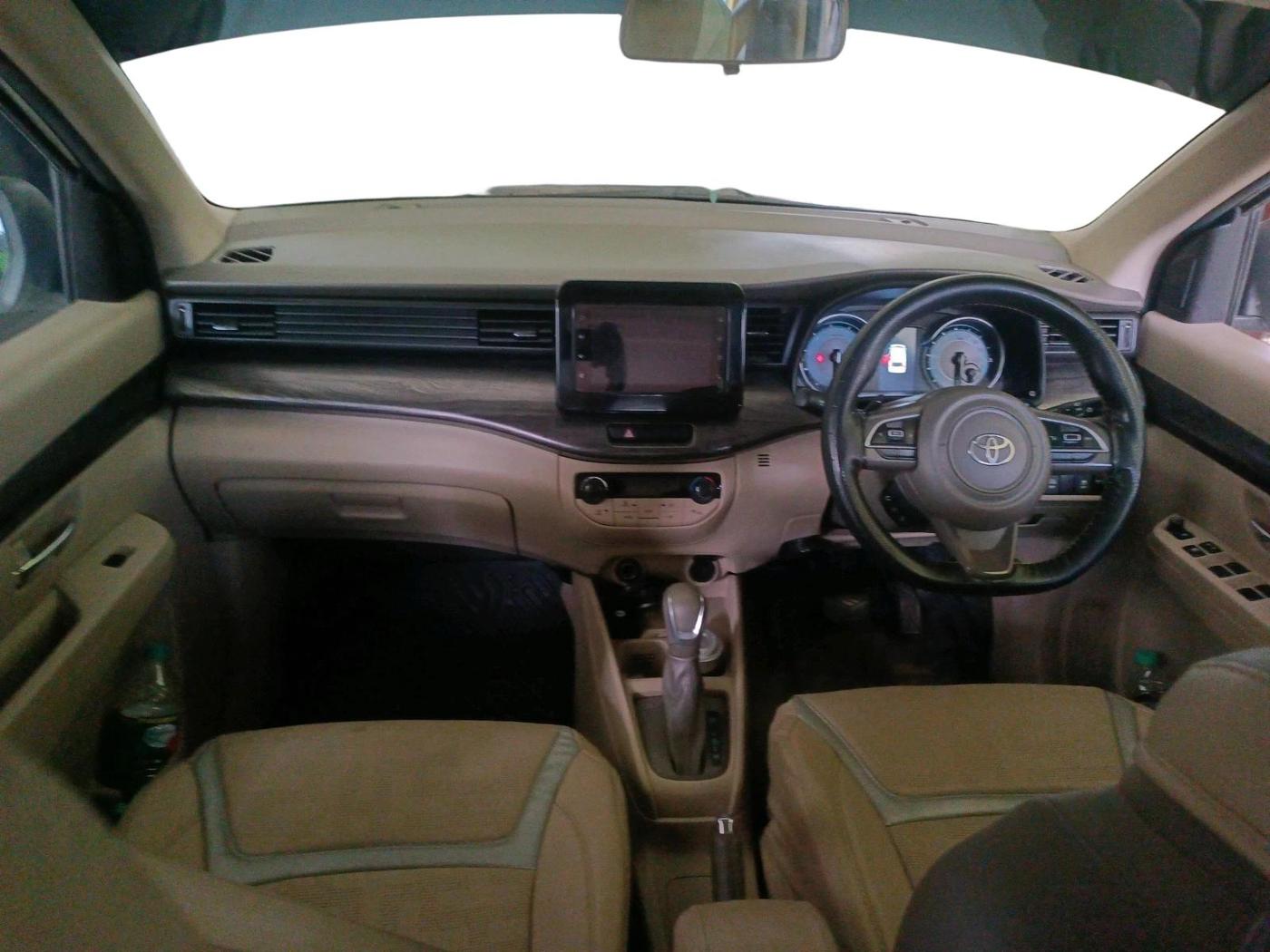 2024 Toyota RUMION V AT , Petrol, Automatic, 43,933 km, interior