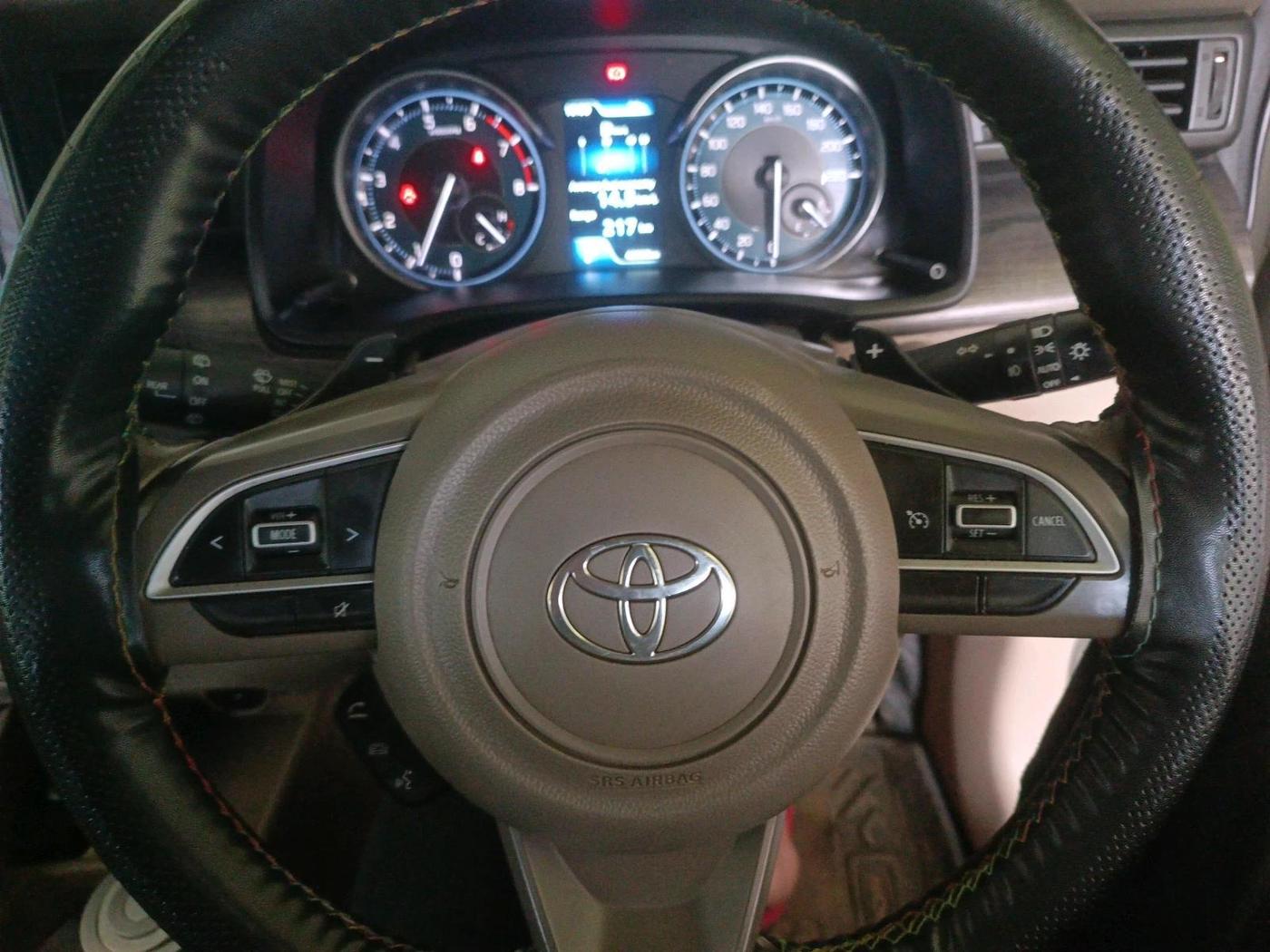 2024 Toyota RUMION V AT , Petrol, Automatic, 43,933 km, interior