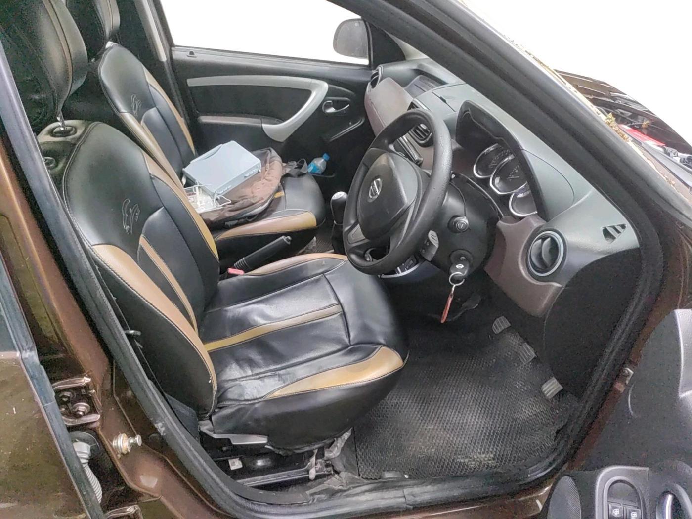 2017 Nissan Terrano  XL D Plus, Diesel, Manual, 98,652 km, interior