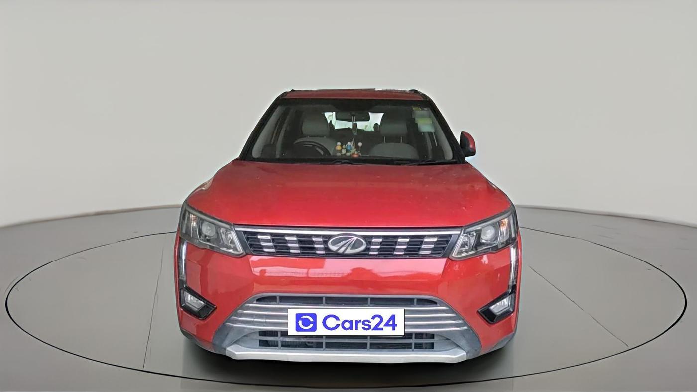 2021 Mahindra XUV300 W8 (O) 1.2 PETROL, Petrol, Manual, 98,661 km, exterior