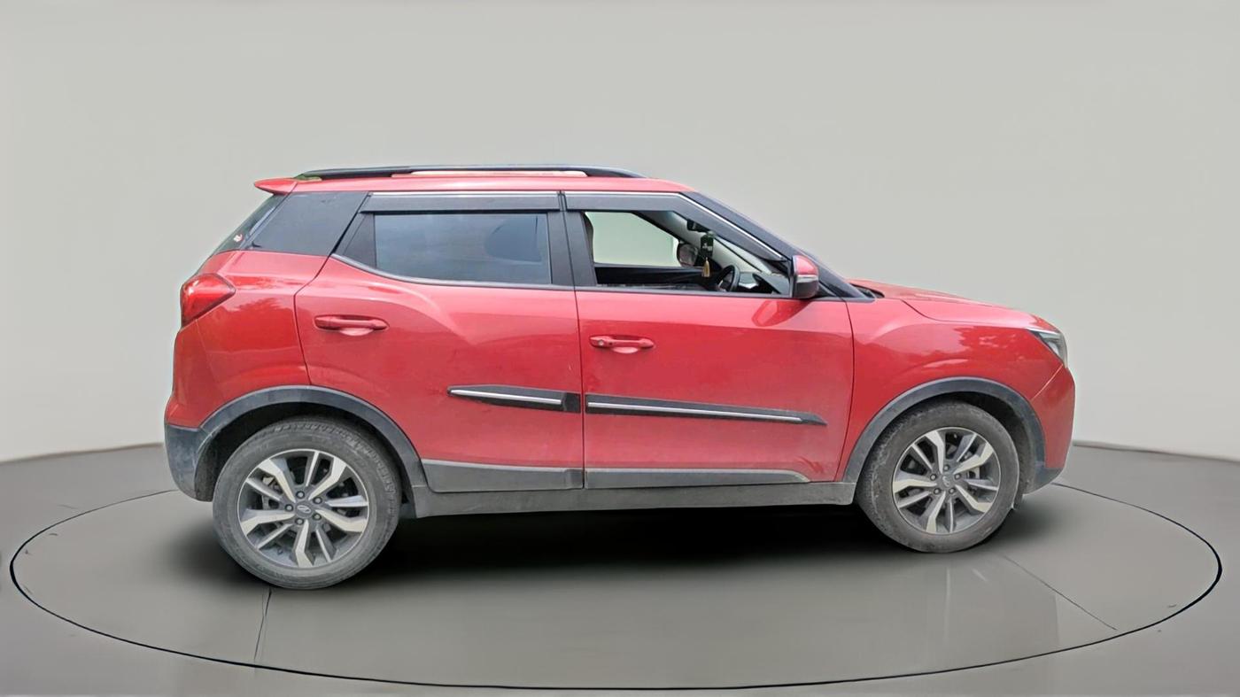 2021 Mahindra XUV300 W8 (O) 1.2 PETROL, Petrol, Manual, 98,661 km, exterior